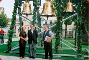 Zestaw trzech dzwonw o cznej masie 1850 kg wykonanych dla parafii Vilkaviskis koo Mariampola na Litwie